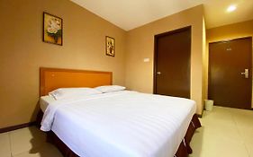 Oyo 90108 Hotel Kaya