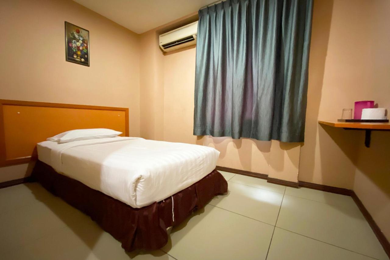 Oyo 90108 Hotel Kaya Kota Kinabalu Eksteriør billede