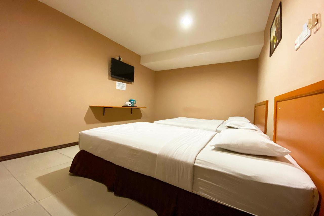 Oyo 90108 Hotel Kaya Kota Kinabalu Eksteriør billede